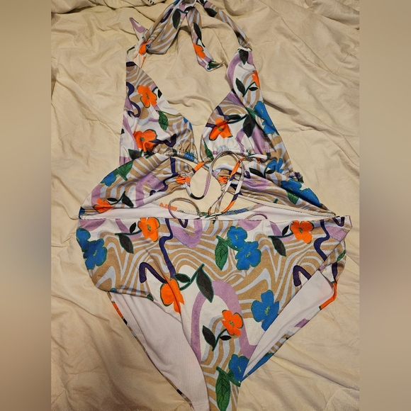 ASOS CURVE Lace-up Floral Swimsuit, Plus Size 22 - Picture 6 of 11